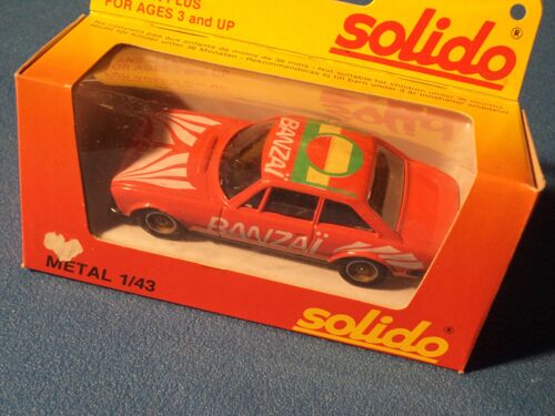 Solido 1335 - Peugeot 504 Coupé V6 'banzaï" Orange-Solido