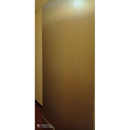 Je vends mon frigo de la marque bosh.il marche à moitié c'est à dire just le congélateur.je crois que c'est un problème de gaz.