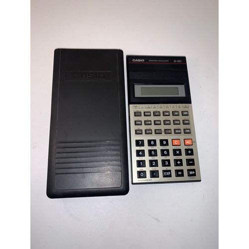 VINTAGE Calculatrice scientifique CASIO FX-82C