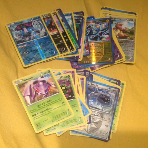 Lot De 50 Cartes Pokémon Rare Et / Ou Brillante