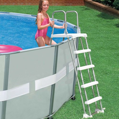 Echelle pour piscine H 132cm