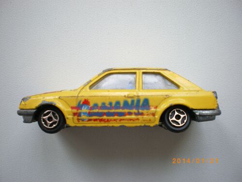 Petite Voiture Ford Escort - Norev - Mini Jet - Yeux Banania Sur Capot