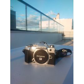 Pack Olympus EM 5 Mark III 20 Mpix + Objectif 12-200mm - Argent