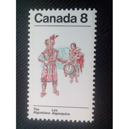 Timbre Canada Yt 520 Costume Algonquien 1973 ( 020505 )