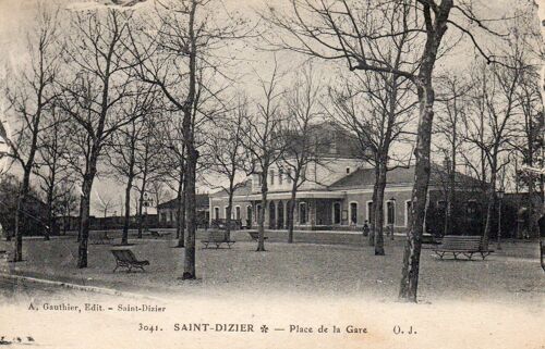 Carte Postale Ancienne - Lieux - Gares -Saint Dizier Place De La Gare