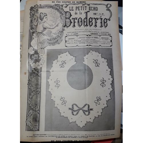 Le Petit Echo De La Broderie, 7e Année, N°7 (12 Février 1905) : Bavoir Louis Xv En Plumetis / Empiècement De Chemise Au Plumetis Avec Le Pantalon Assorti / Riche Coussin Louis Xvi En Broderie Rococo(...)