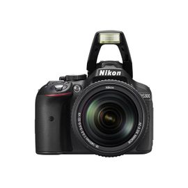 Nikon D5300 + Objectif AF-S 18-55 mm VR