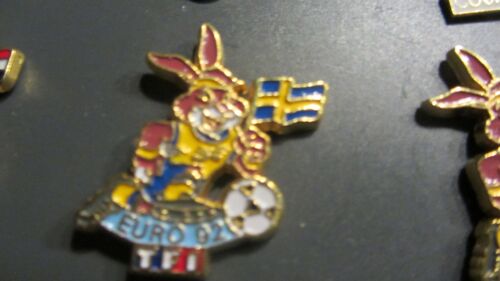 Pins Tf1 Lapin Avec Drapeau Et Ballon Euro 92