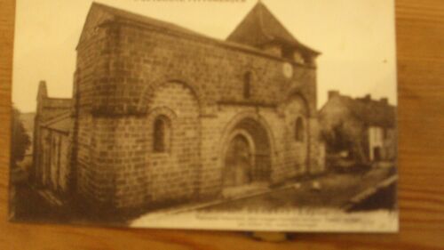 Herment - L'église . Monument Historique, Style Romano-Bysantin Tertiaire. Fondée En 1140 Par Robert Iii, Comte D'auvergne.