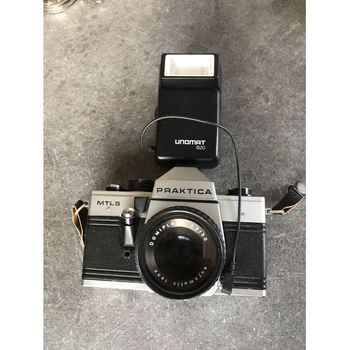 Appareil photo praktica MTL5 avec objectif domiplan 2.8/50 automatic lens avec flash unomat B20