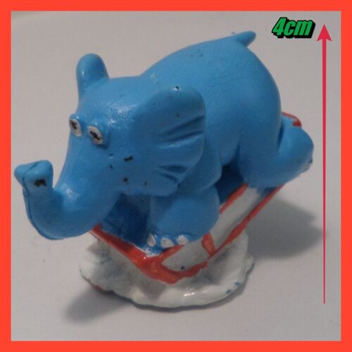 Figurine Éléphant Bleu Aux Sports D'hiver - Éléphant Bleu En Luge - 4cm