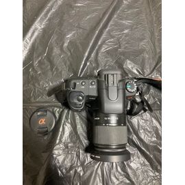 Sony Alpha 200 Reflex 10.2 mpix noir + Objectif Sony 18/70mm + Accessoires