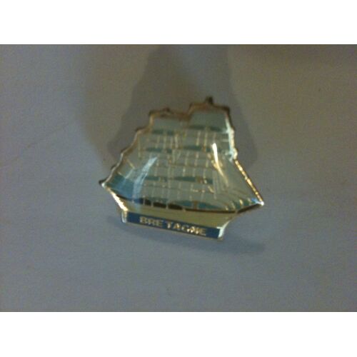 Pin's Région Bretagne Bateau À Voile