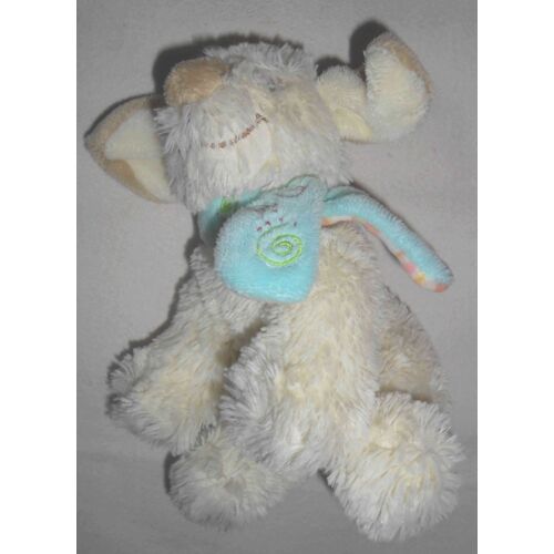 Doudou Noukie's Chien Blanc Avec Écharpe.