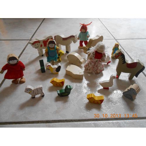 Animaux De Laferme Et Personnages En Bois