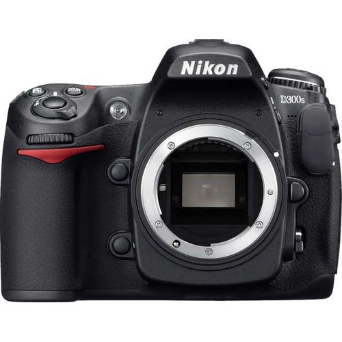 NIKON D300S 12.3 mpix + Objectif AF-SNIKKOR 16-85MM 1:3.5-5.6G ED