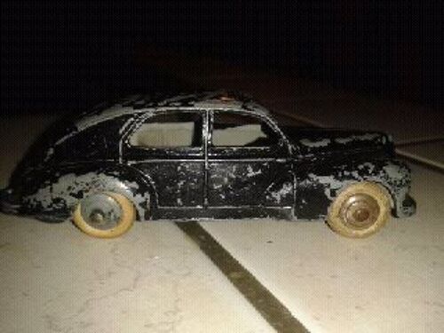 Voiture Dinky Toy 1/43 De La Peugeot 203-Dinky Toys
