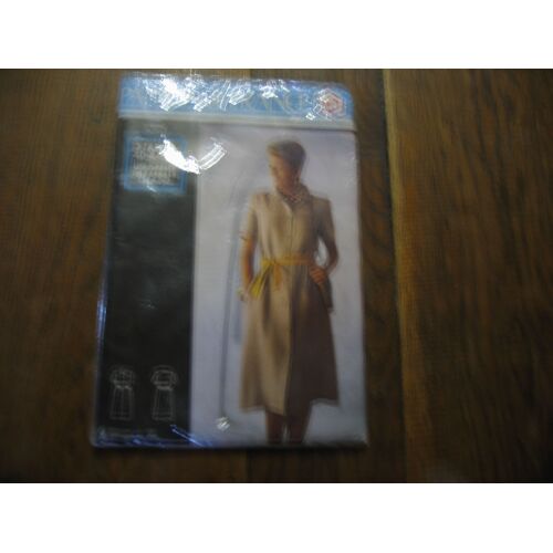 Patron De France  Tailles 40/ 44/ 48   N° 977 : Robe En Toile  Utilisables 38 A  50