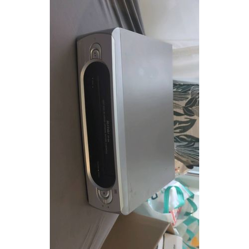 Magnétoscopelecteurvhscassettevide Bléo sky xr 200