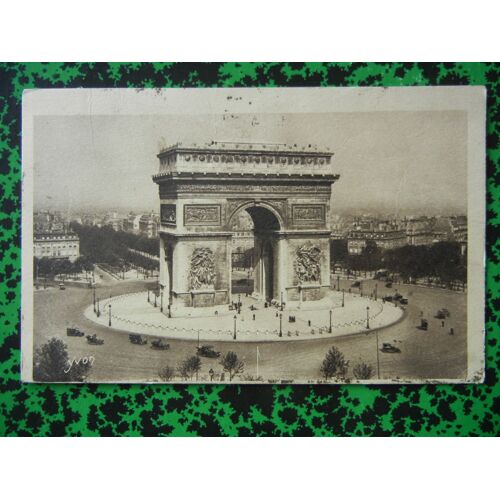 Paris - L'arc De Triomphe Et La Place De L'etoile