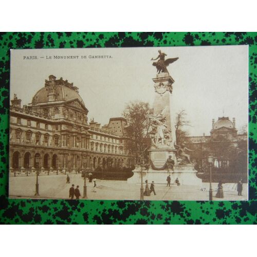 Paris Le Monument De Gambetta