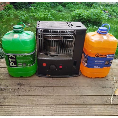 Poêle a gaz 2200w FAVEX avec tenseur, presque sans utiliser+ poêle pétrole utilise 1 hiver plus deux bidons pétrole