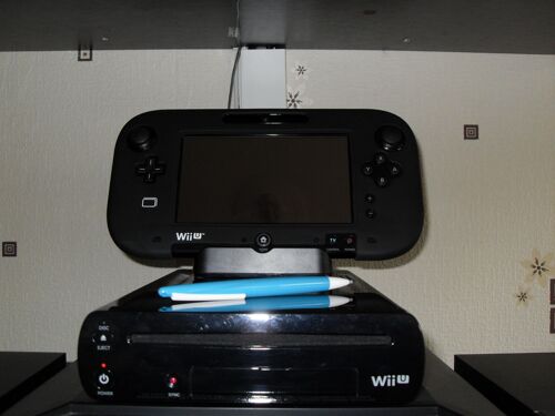 Console Nintendo Wii U 32 Go +3 Jeux Batman Arkham City Armored Edition +Assassin's Creed 3+Sonic Et All Stars Racing Transformed  Coque De Protection Manette + 1 Protege Ecran Neuf + 1 Stylet Neuf