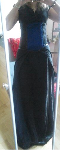 Ensemble Serre-Taille Et Jupon