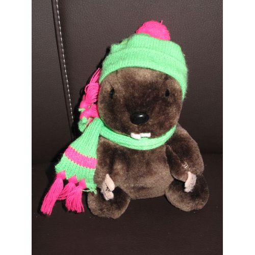 Petite Peluche Marmotte Marron Avec Bonnet Et Écharpe Verte 15cm