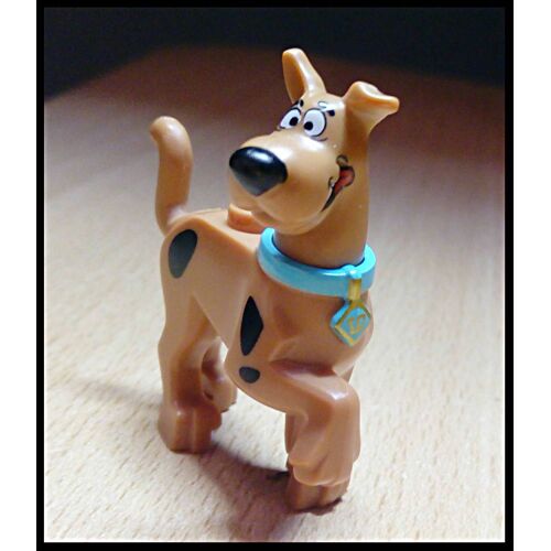 Figurine De Collection Officiel Légo Scoubidou - 100% Neuve - A Tête Rotative + 1 Plot Lego Sur Le Dos - En Plastique Scooby-Doo Scooby Doo - Chien Brun Marron Noir Collier Bleu "Sd" - Environ 4 Cm