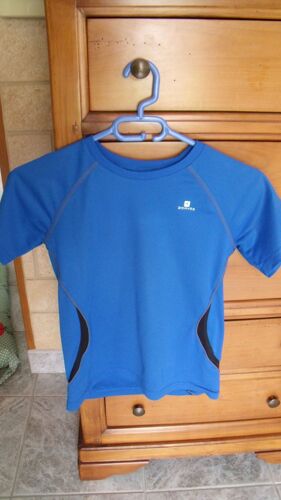 T-Shirt  De  Sport   Enfant   Taille 10 - 12 Ans   //   Décathlon - Domyos