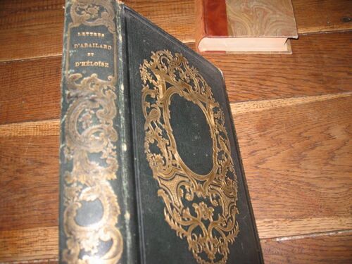 Lettres D Abailard Et D Heloise Traduites Sur Les Manuscrits Bibliotheque Royale Par Oddoul  Preccedees D Un Essai Historique Par M Et M Guizot  Illustree J Gigoux