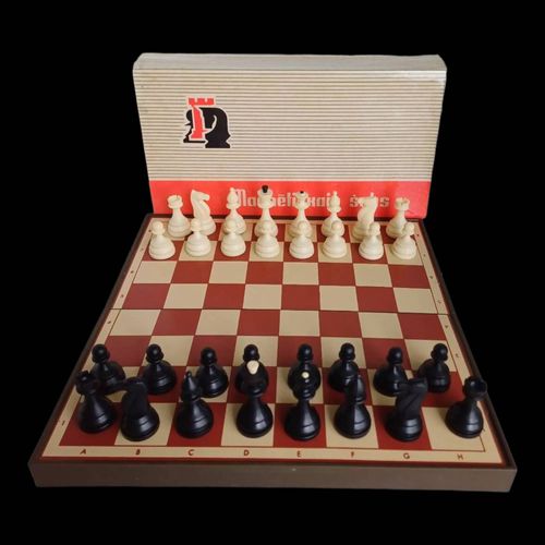 Ancien Jeux D Echec De Lettonie Multicolore