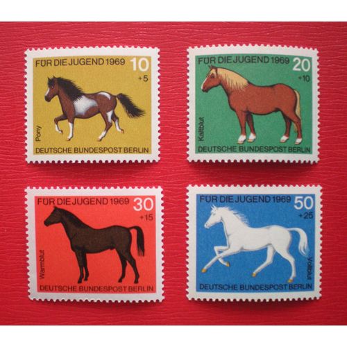 Lot De 4 Timbres Neufs ** - Allemagne Berlin - Chevaux - Série Complète - Année 1969