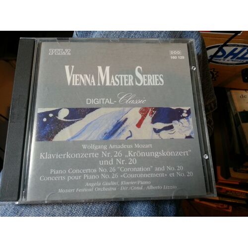 Piano Concertos No.26 'coronation' And No.20 (Vienna Master Series)