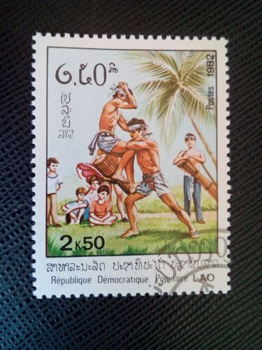 Timbre Laos Yt 385 Techniques Des Arts Martiaux Lao 1982 ( 10040305 )