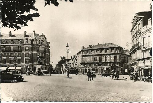 Cpa Tarbes (Htes-Pyr.) - Place De Verdun
