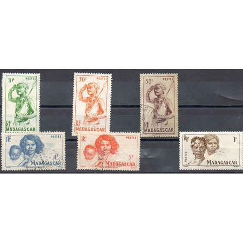 Madagascar ( Colonie ) Timbres Populations Locales