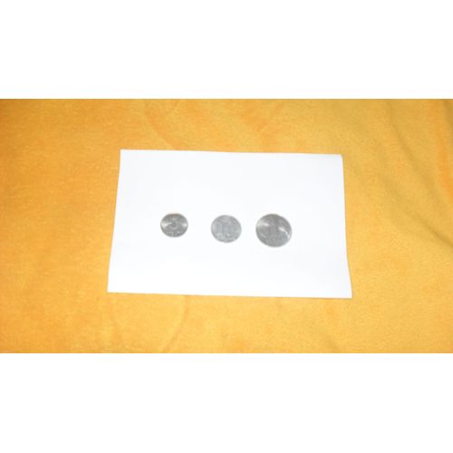 Lot 3 Pieces De Monnaie Allemagne Ddr..5 Pfennig 1989, 10 Pfennig 1981, 1 Mark 1982