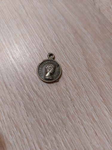 Medaille Queen Elizabeth The Second Royaume Uni Reine