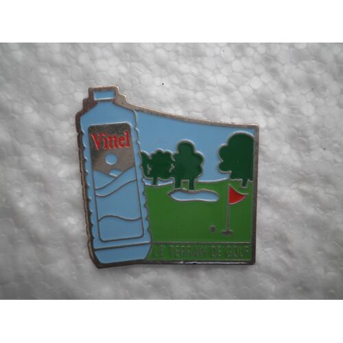 Pin's Vittel " Le Terrain De Golf ".