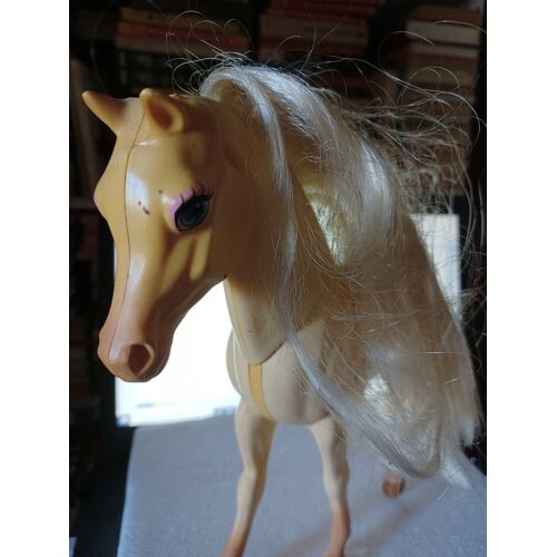 Cheval Creme Tete Qui Bouge