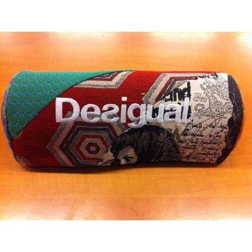 Matériel Publicitaire Desigual