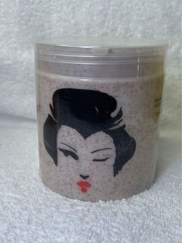 Kojic Plus + Gommage  Exfoliant Ultra Éclaircissant Anti Imperfections  Enlève Les Impuretés  Rend  La Peau  Lisse Et Propre Pour Tout Type De Peau 500g  