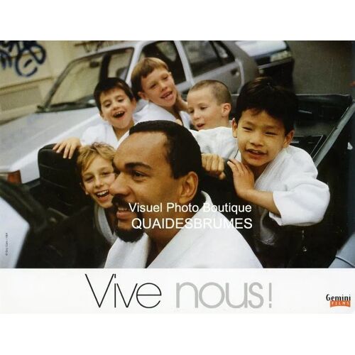 Vive Nous! : Jeu De 6 Photos D'exploitation Cinématographique - Format 21x27.5 Cm - De Et Avec Camille De Casabianca, Dieudonné, Michèle Bernier, Daniel Prévost, Emmanuelle Devos, Pascal Elbé - 2000