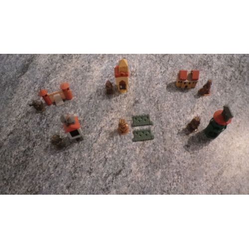 Série Kinder Figurines En Métal Avec Des Décors (Le Vieux Château)