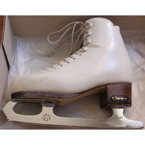 Paire De Patins À Glace D'artistique Risport Rf3c Pt.36 Avec Lames Coronation Ace 9"