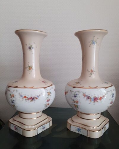 Paire De Vases Louis XV Porcelaine. Couleuvre Rouge Albert Laurent. Années 30