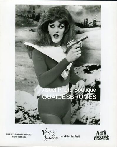 Vegas In Space (It's A Babes Only World): Jeu De Photos Argentiques D'exploitation Cinématographique - Format 20x25 Cm - De Phillip R. Ford Avec Doris Fish, Miss X, Ginger Quest, Ramona Fischer 1991