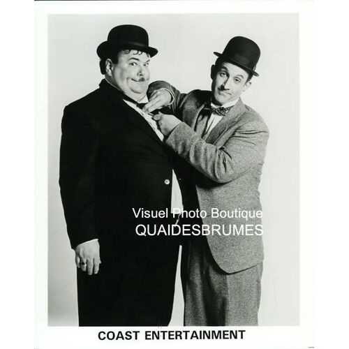 The All New Adventures Of Laurel & Hardy In For Love Or Mummy - Bronson Pinchot, Gailard Sartain: Photo Argentique D'exploitation Cinématographique -Format 20x25 Cm- De L. Harmon & J. Cherry - 1998